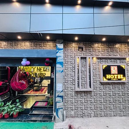 ורנאסי Hotel Ps Residency מראה חיצוני תמונה