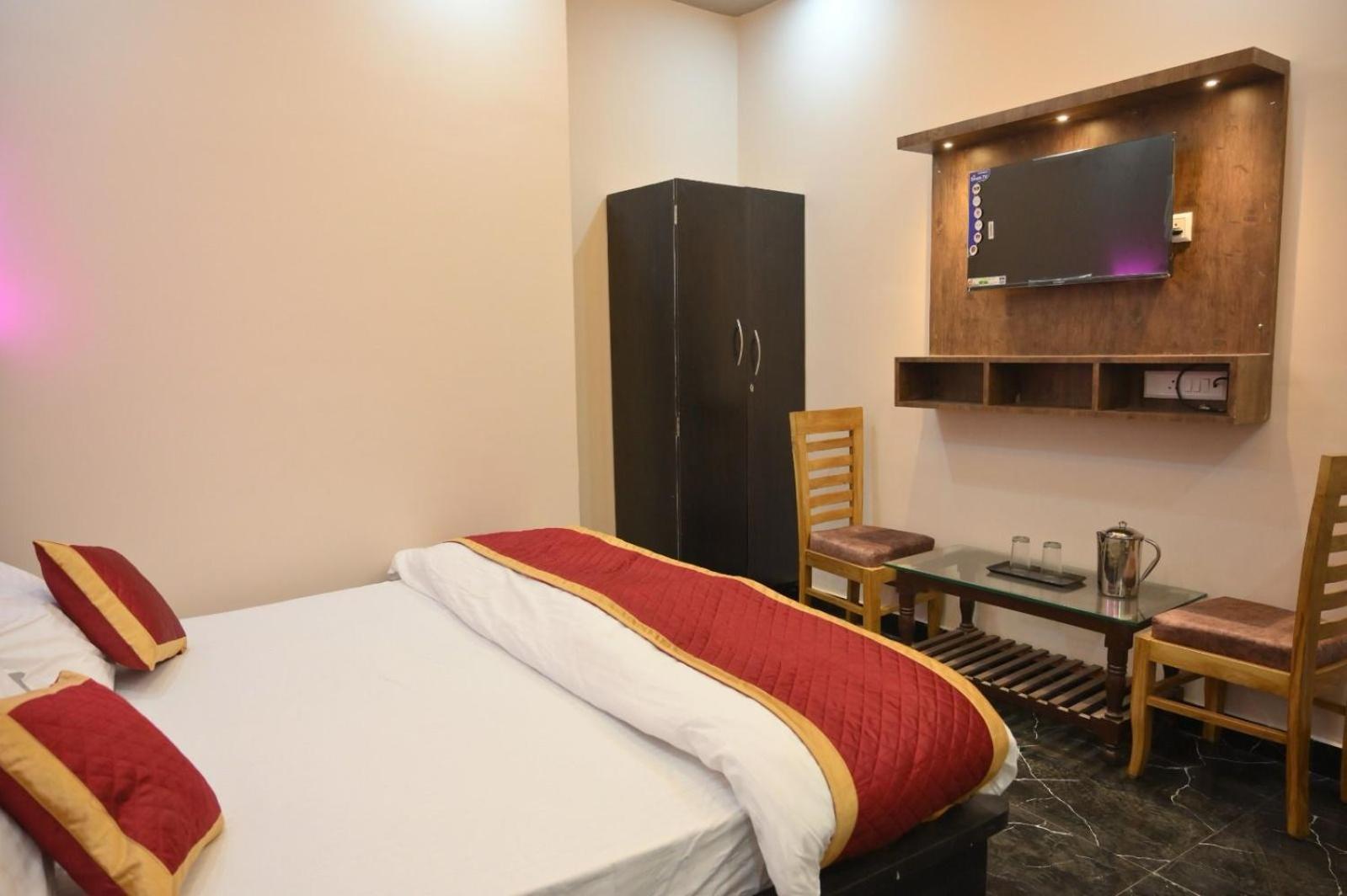 ורנאסי Hotel Ps Residency מראה חיצוני תמונה