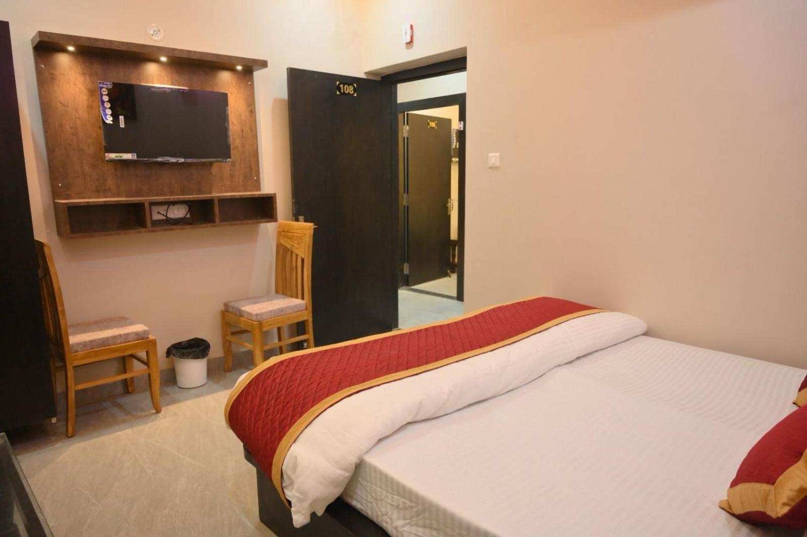 ורנאסי Hotel Ps Residency מראה חיצוני תמונה