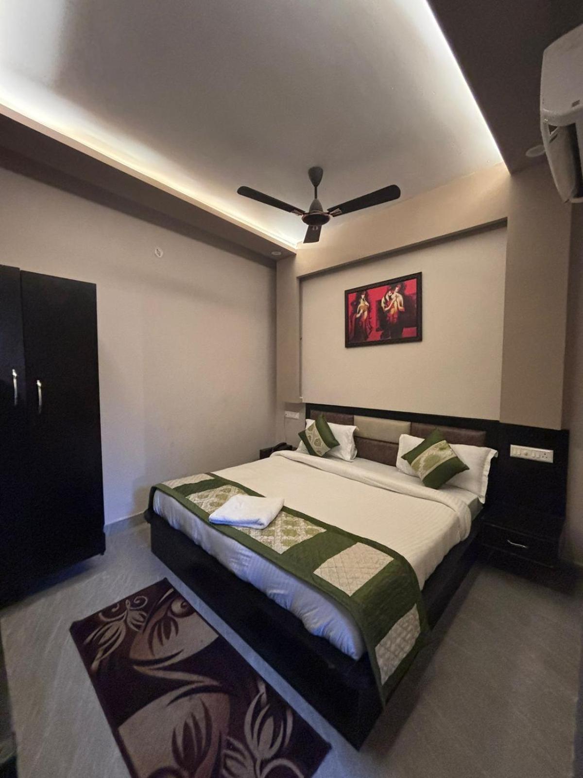 ורנאסי Hotel Ps Residency מראה חיצוני תמונה