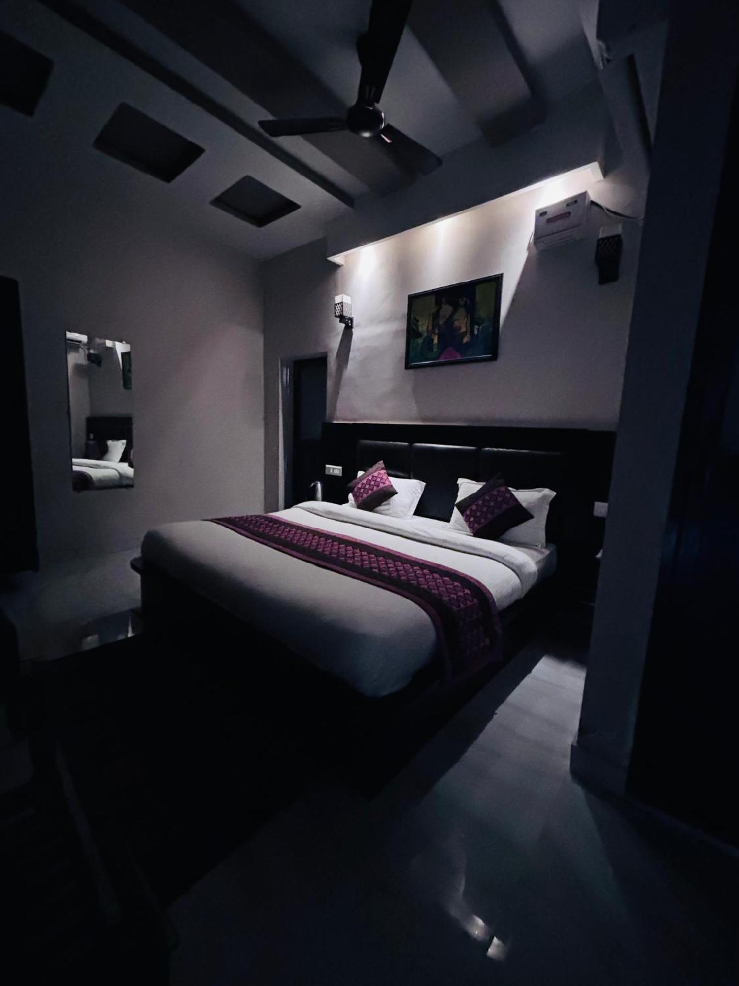 ורנאסי Hotel Ps Residency מראה חיצוני תמונה