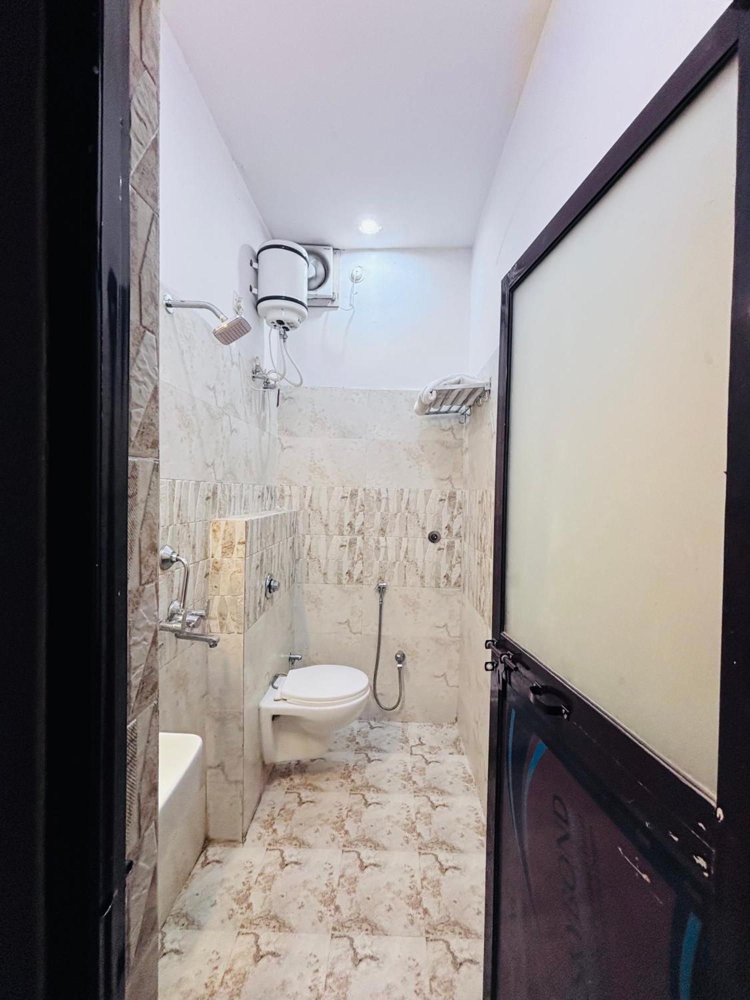 ורנאסי Hotel Ps Residency מראה חיצוני תמונה